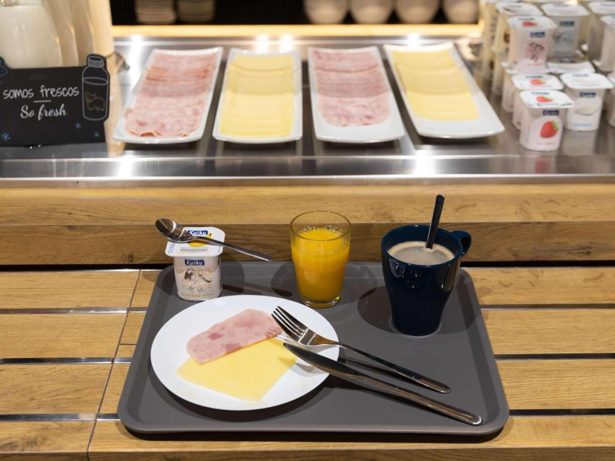Ibis Budget Madrid Aeropuerto Екстериор снимка