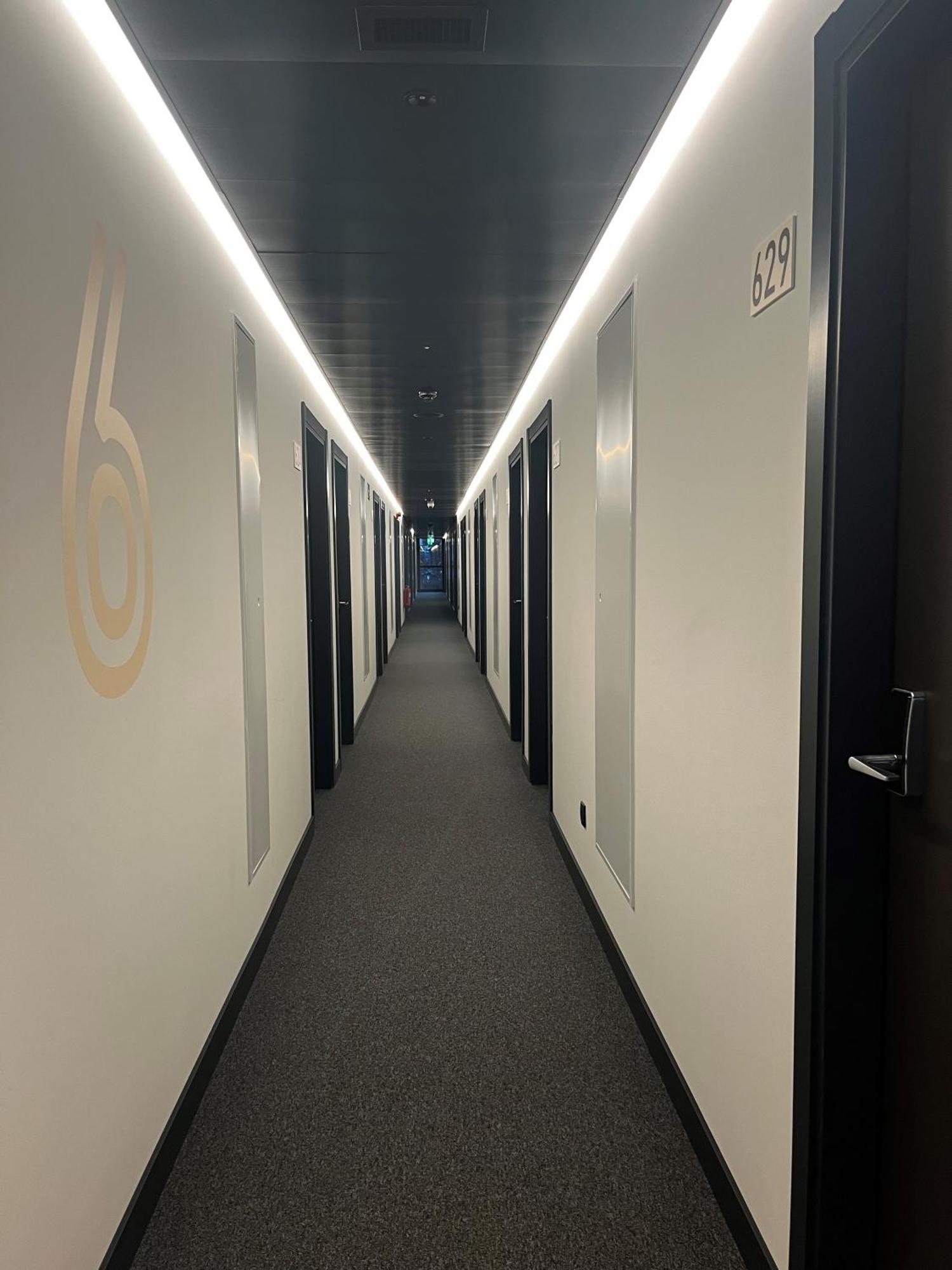 Ibis Budget Madrid Aeropuerto Екстериор снимка