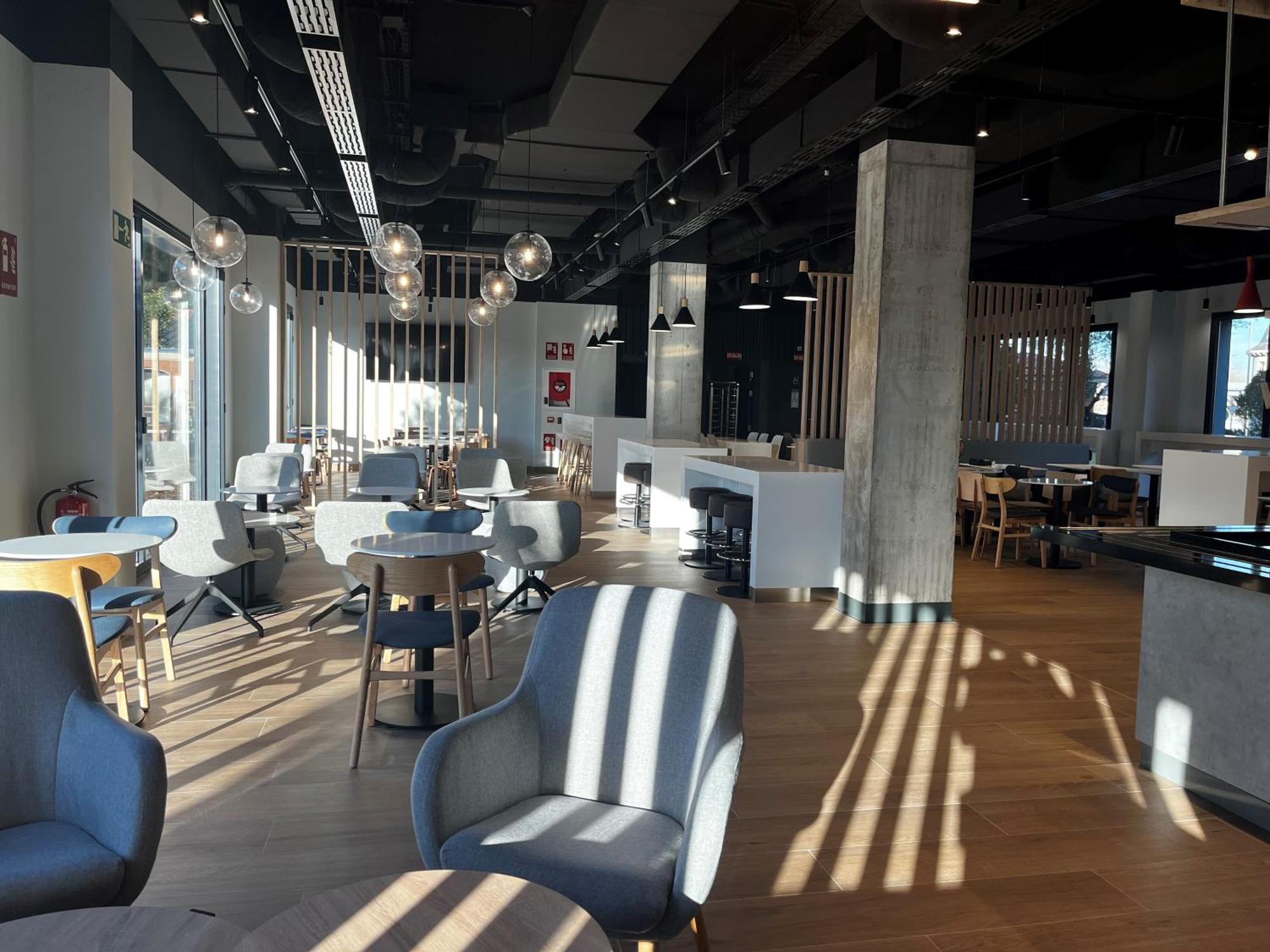 Ibis Budget Madrid Aeropuerto Екстериор снимка