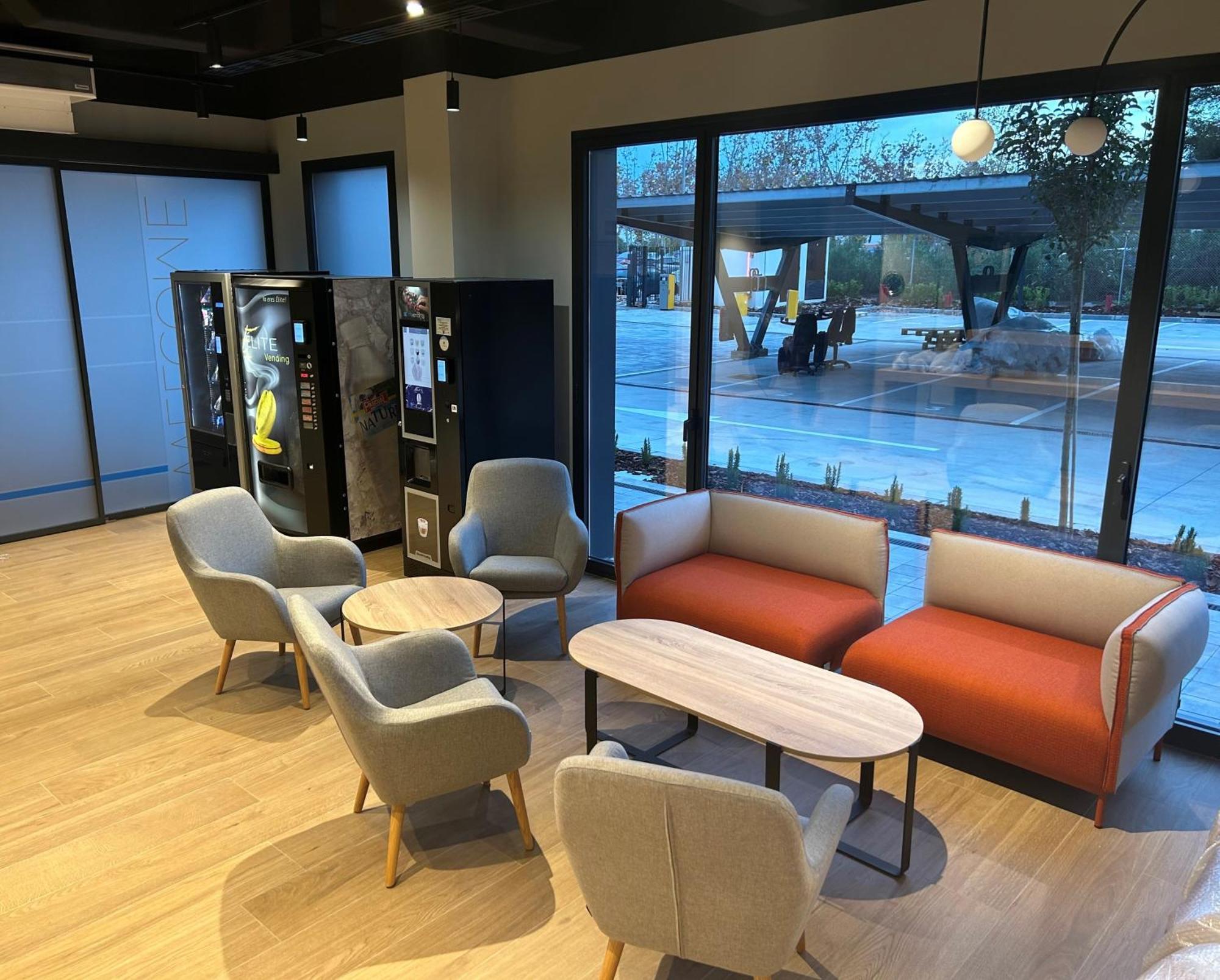 Ibis Budget Madrid Aeropuerto Екстериор снимка