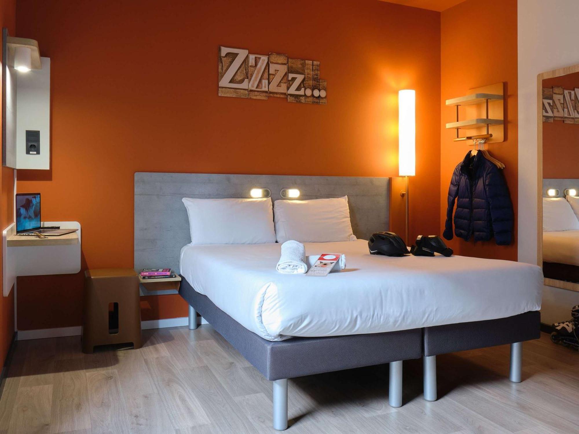 Ibis Budget Madrid Aeropuerto Екстериор снимка
