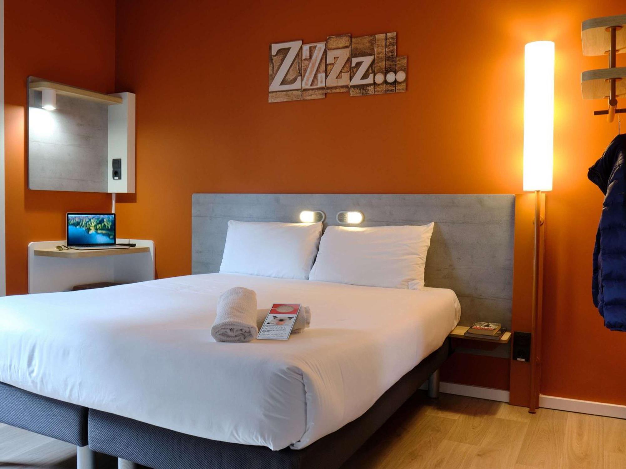 Ibis Budget Madrid Aeropuerto Екстериор снимка