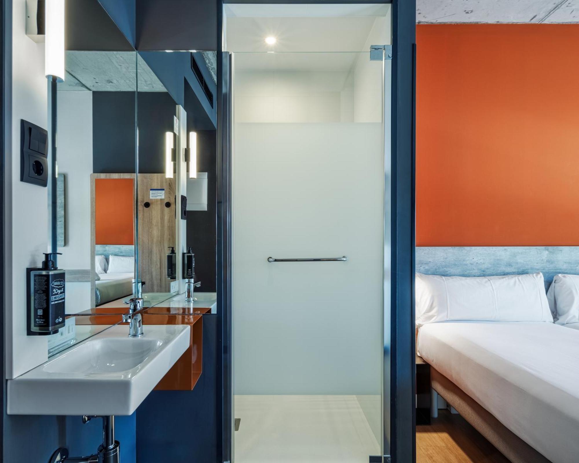 Ibis Budget Madrid Aeropuerto Екстериор снимка