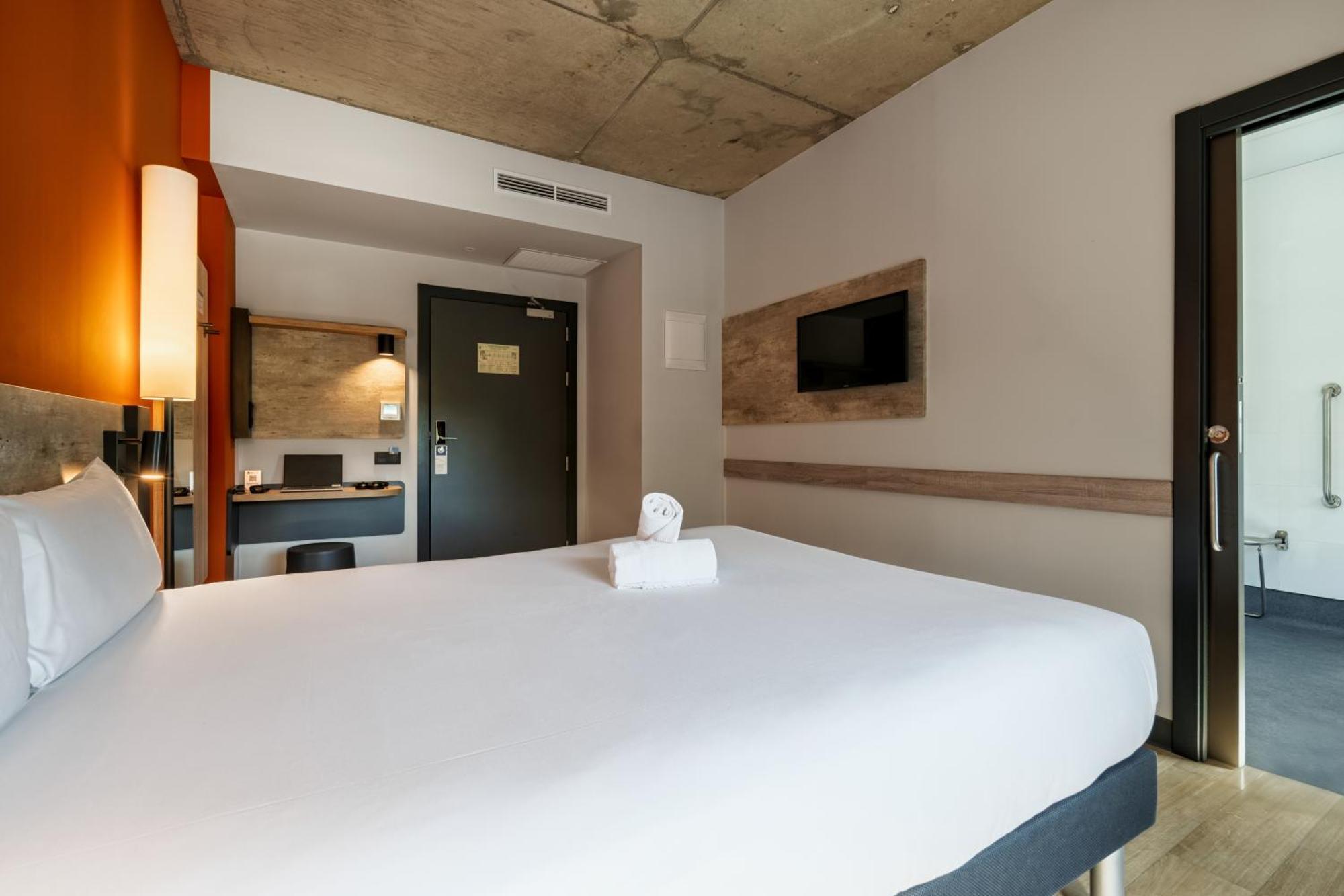 Ibis Budget Madrid Aeropuerto Екстериор снимка