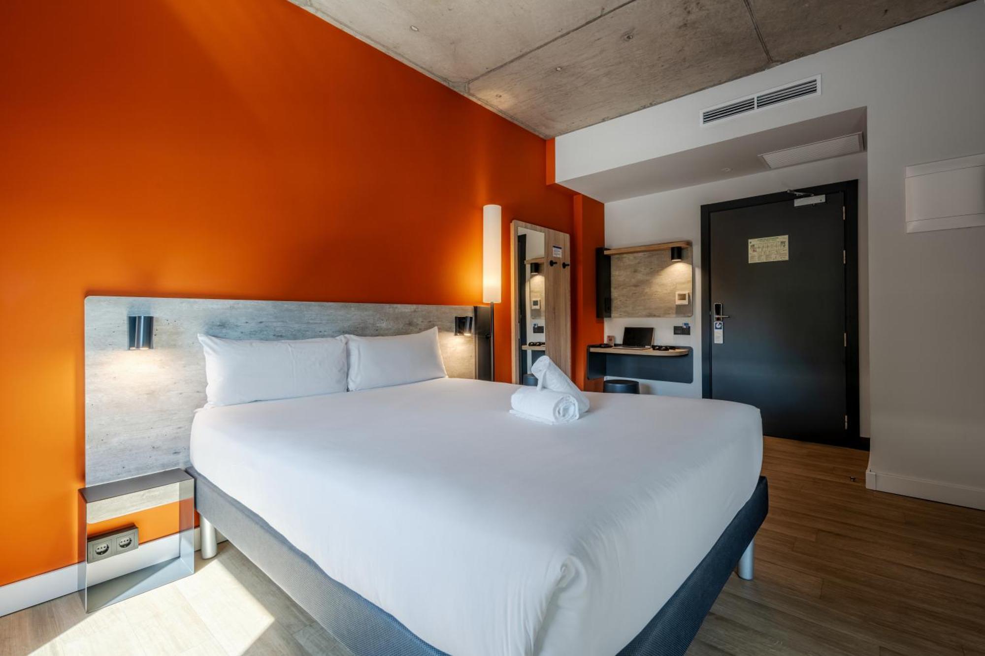 Ibis Budget Madrid Aeropuerto Екстериор снимка